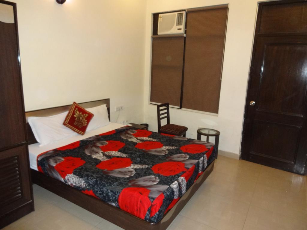 אמריצר Hotel Darbar View מראה חיצוני תמונה