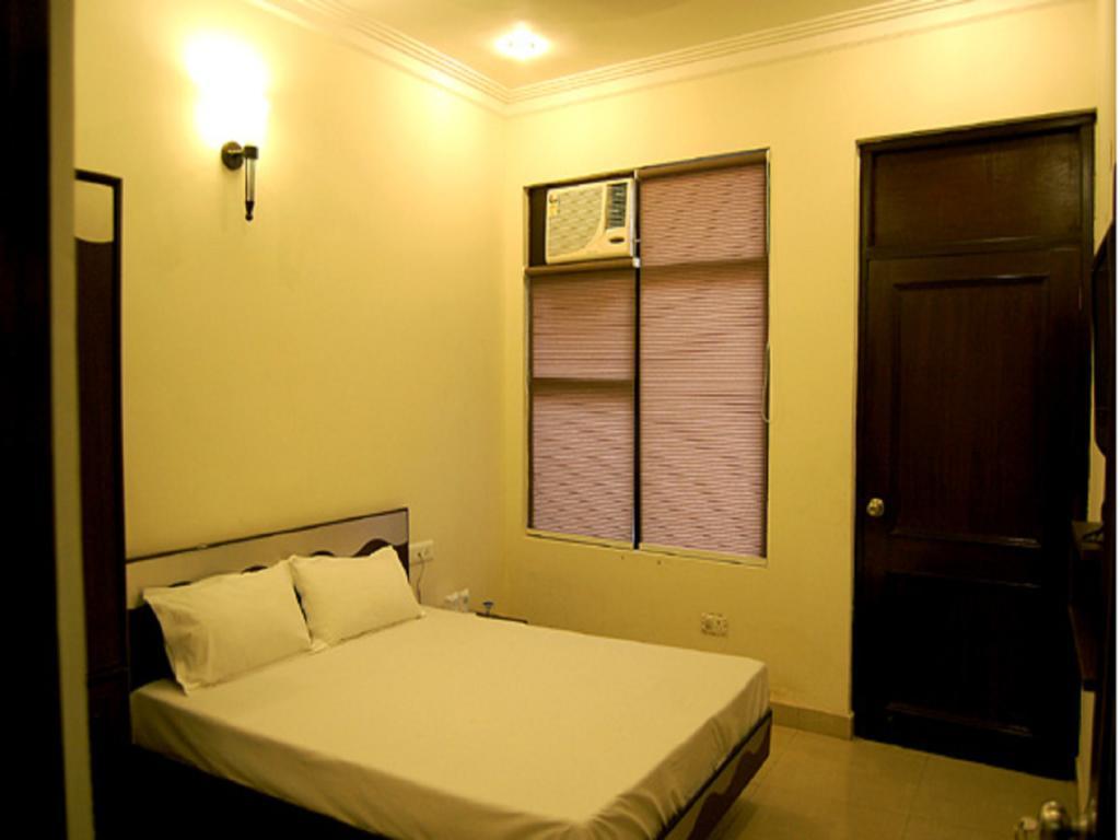 אמריצר Hotel Darbar View מראה חיצוני תמונה